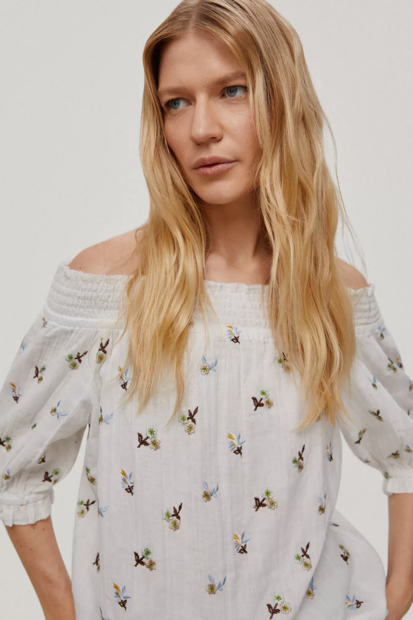 Store Pedro del Hierro Embroidered Off-The-Shoulder Blouse Ecru