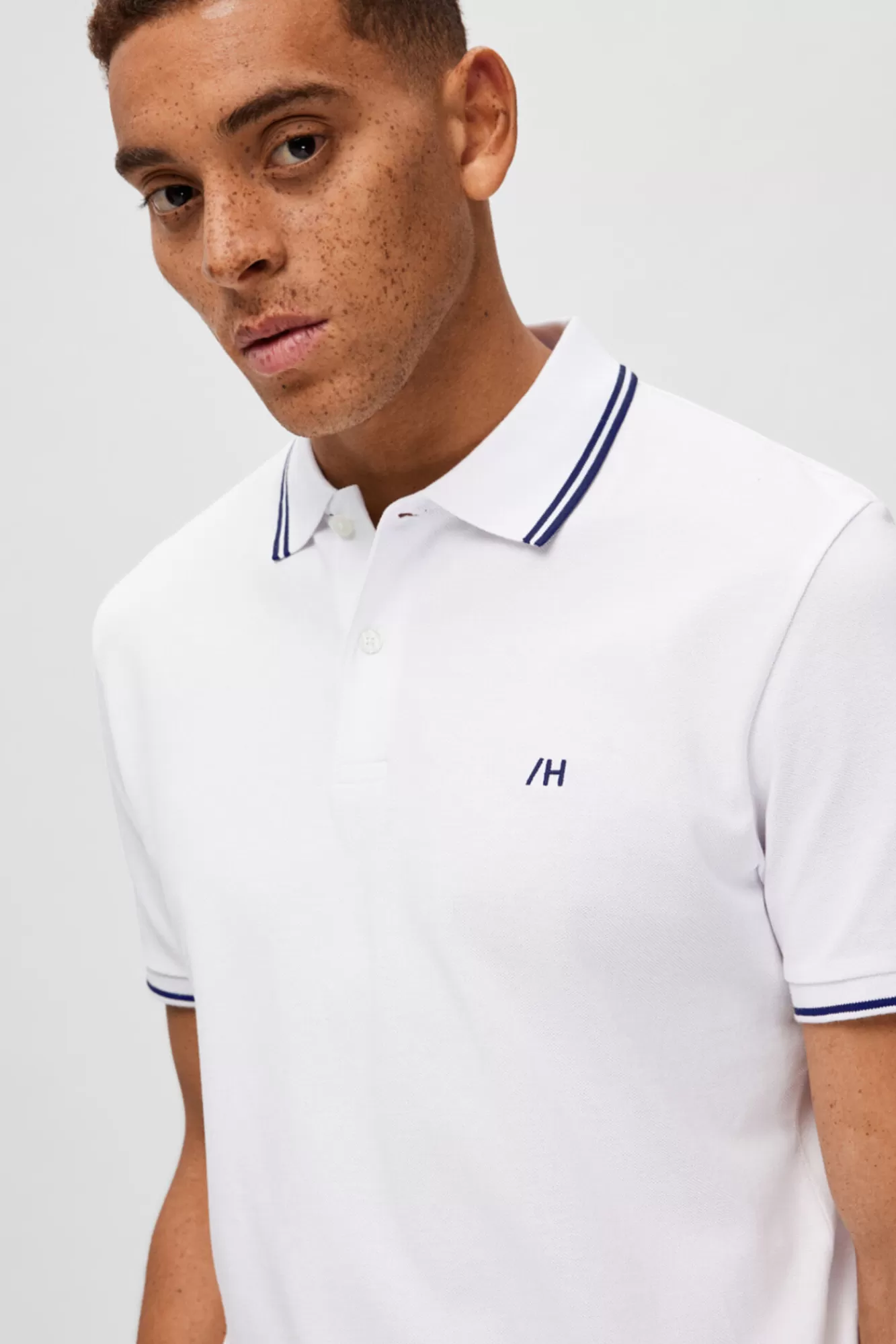 Store Selected Polo Shirt In 100% Organic Cotton With Embroidered Logo White